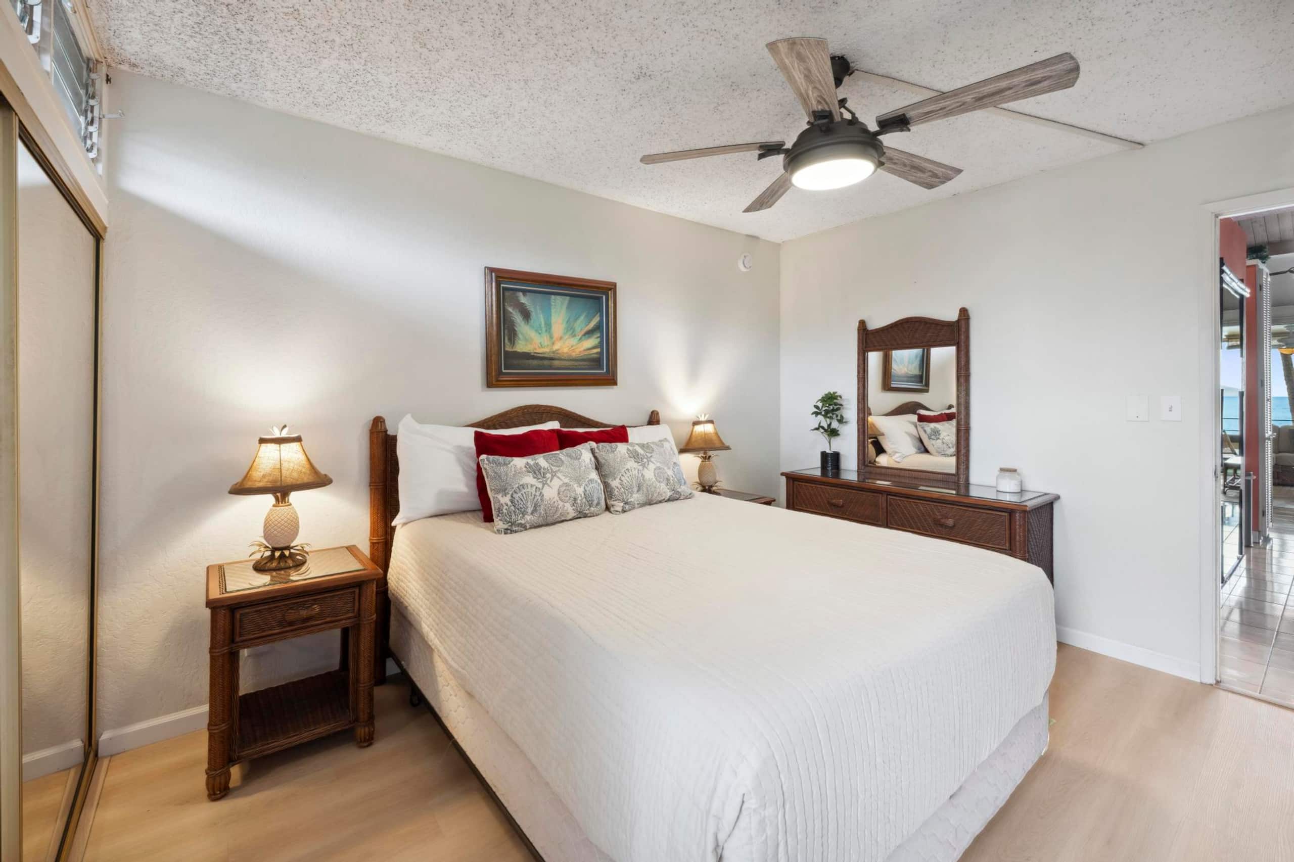 Oceanfront Maui Condo-Walk to Beach, Shops, Cafés - Image 18