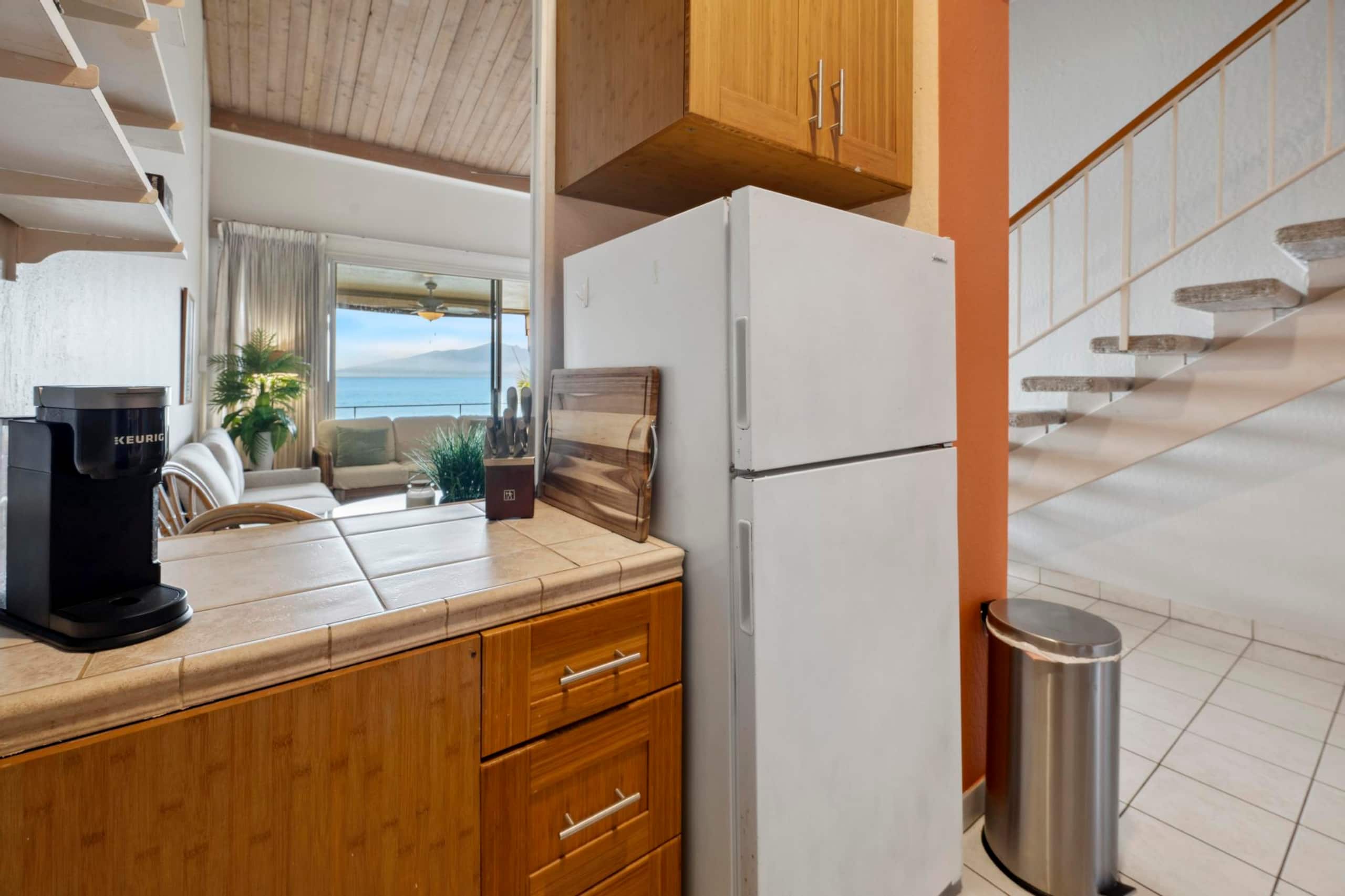 Oceanfront Maui Condo-Walk to Beach, Shops, Cafés - Image 16