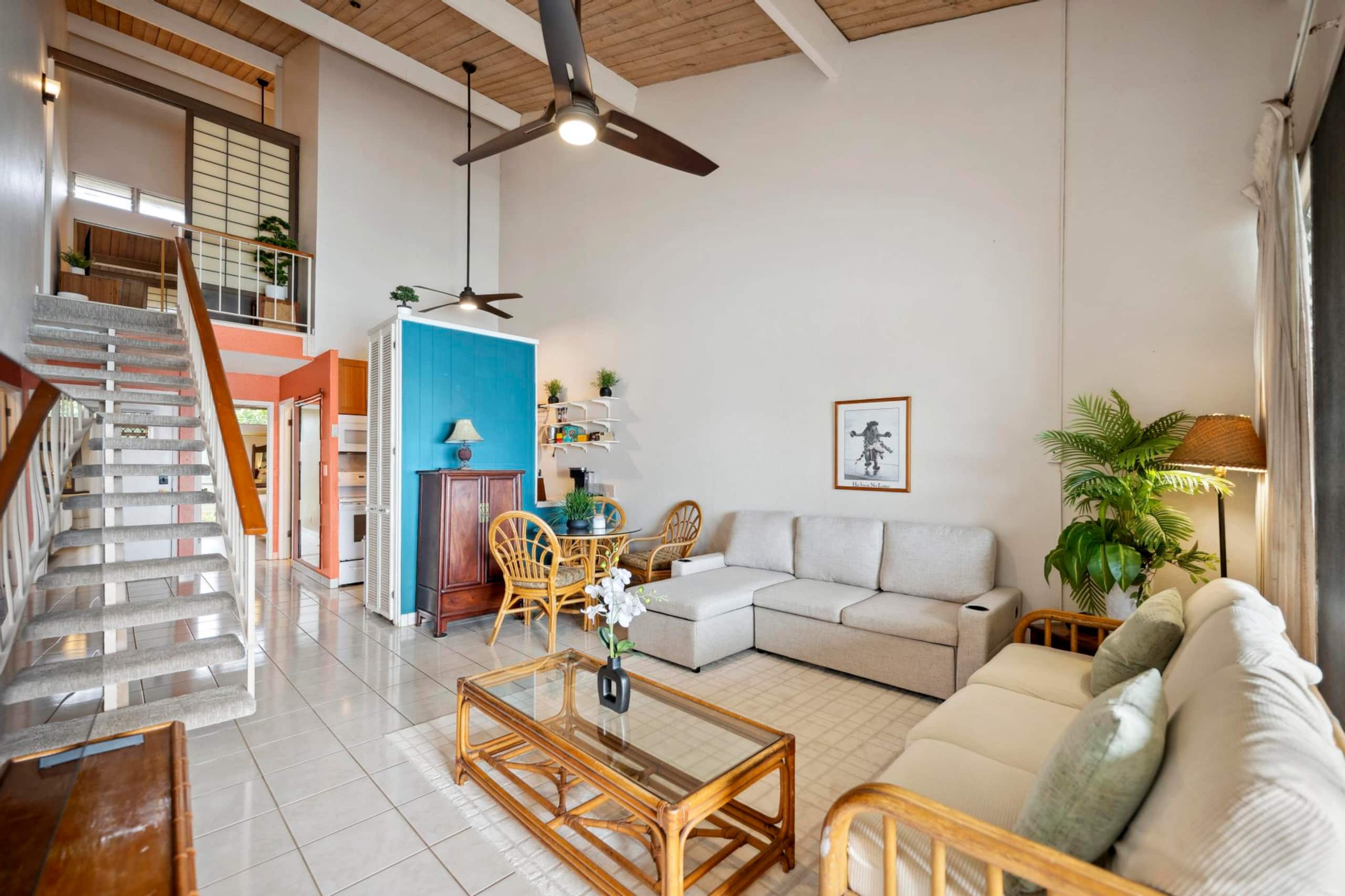 Oceanfront Maui Condo-Walk to Beach, Shops, Cafés - Image 4