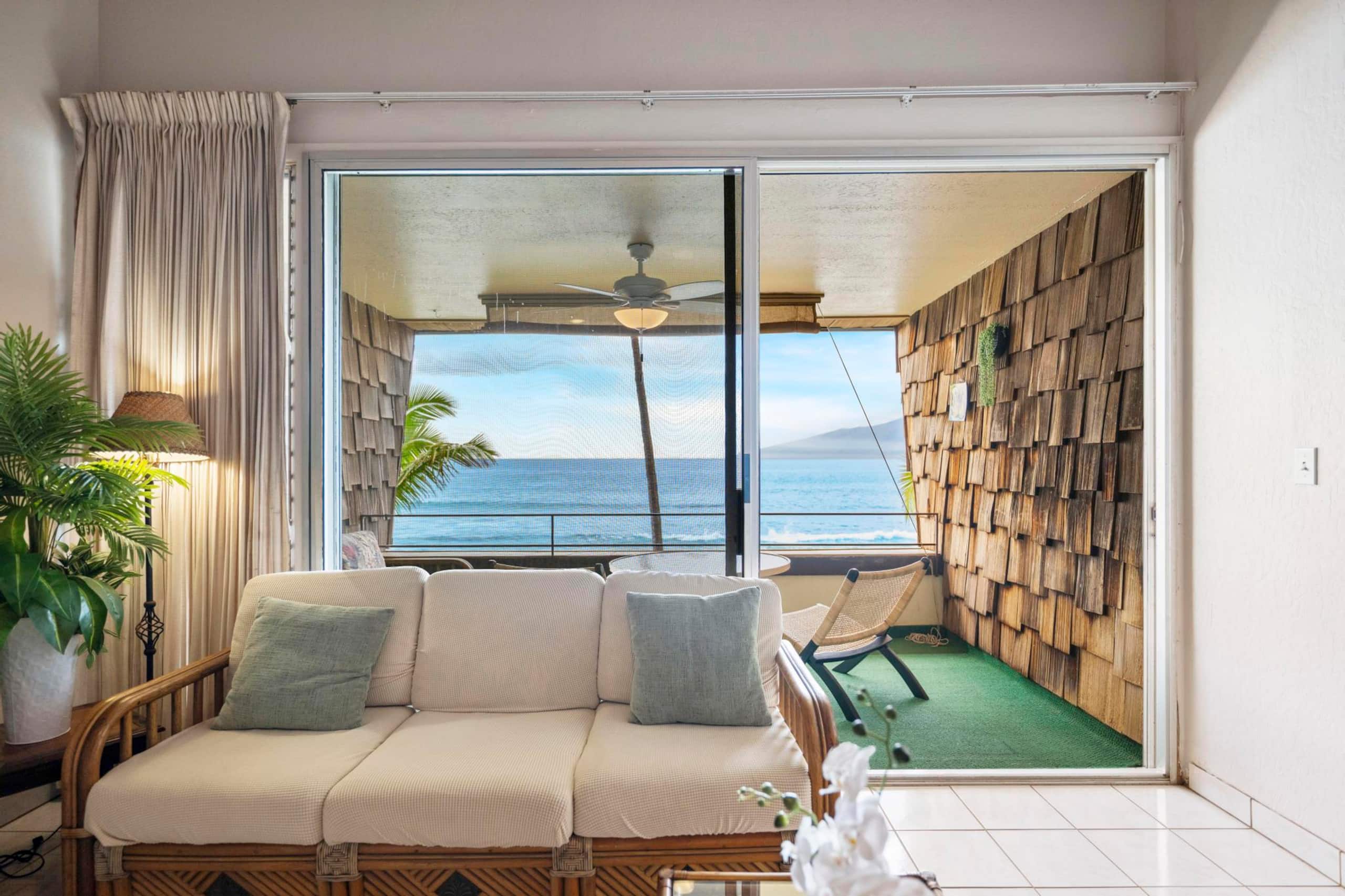 Oceanfront Maui Condo-Walk to Beach, Shops, Cafés - Image 8