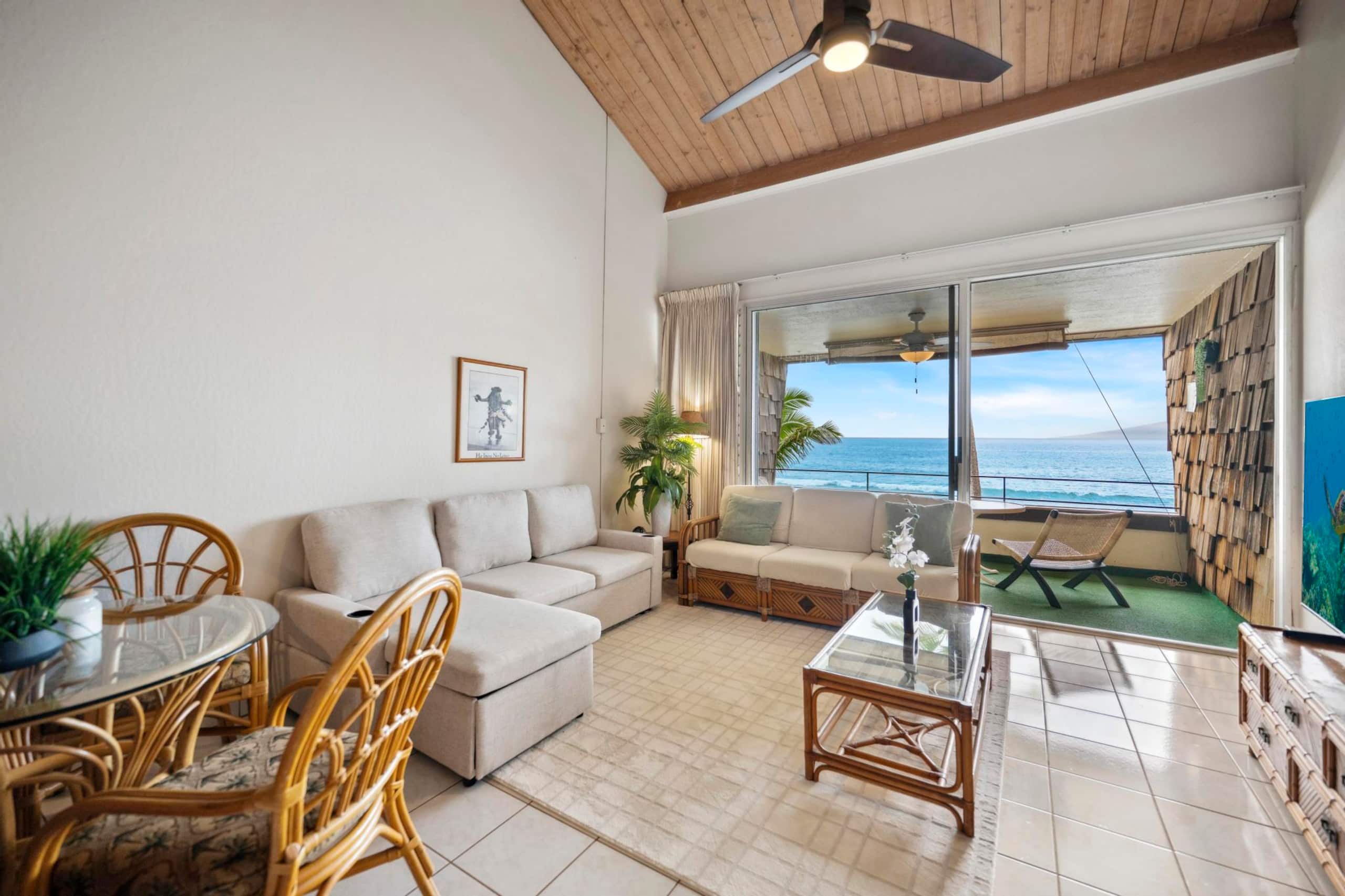 Oceanfront Maui Condo-Walk to Beach, Shops, Cafés - Image 6
