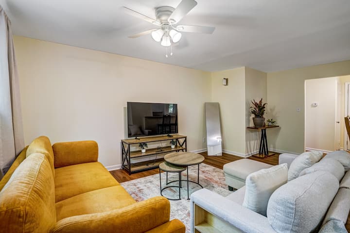 Charming 3br 2b Home – Cozy, Safe, Minutes To Dc - Arlington, VA