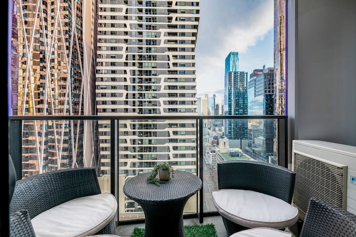 Near QV Market, Melb Central | Parking, Pool, Gym gallery image 4