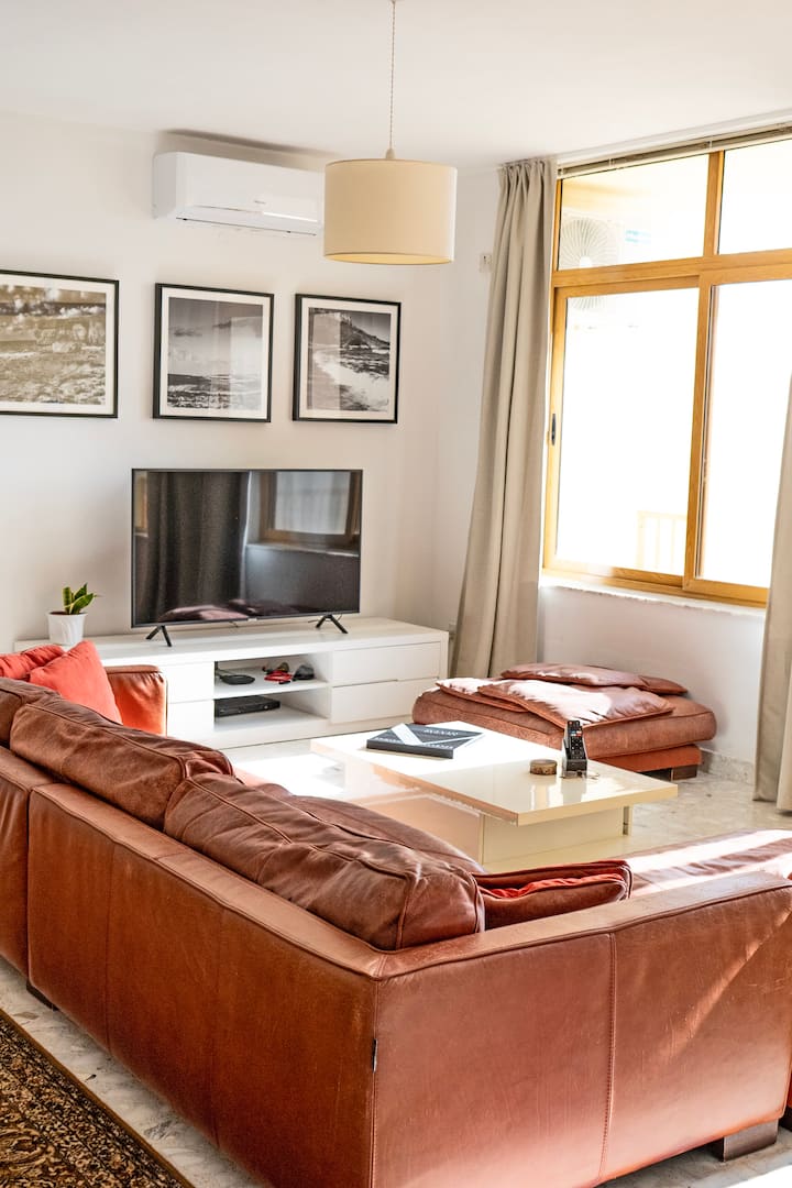 Sliema Spacious Three-bedroom Apt - Malta