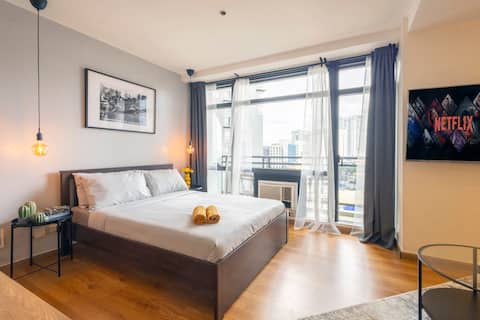 Gramercy Rustic Chic Stay