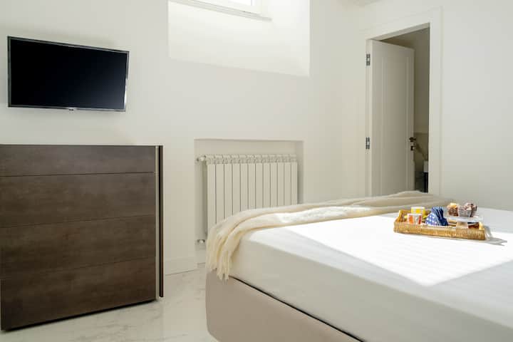 Spálňa s manželskou posteľou