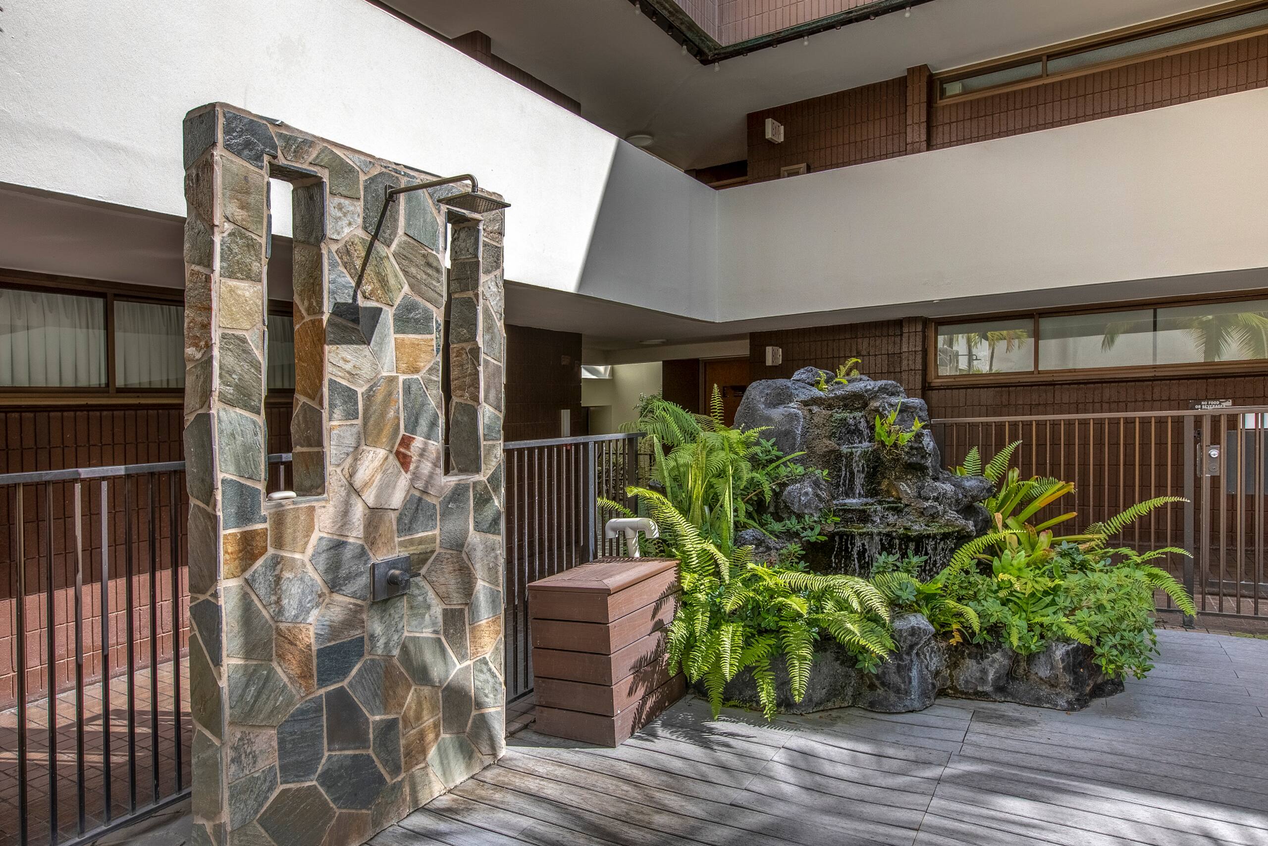 Urban Oasis: Chic & Cozy Stay at Town - Image 26