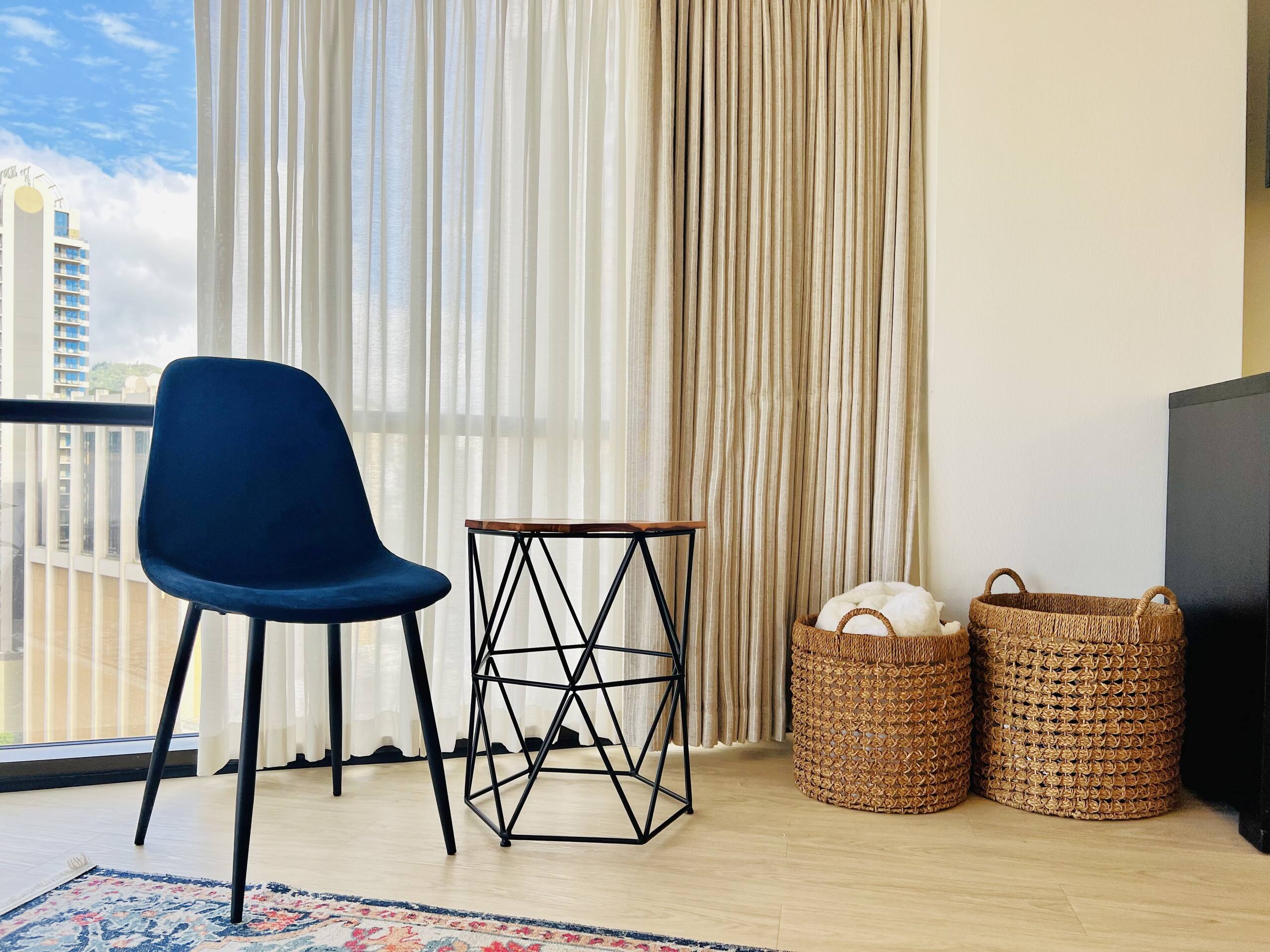 Urban Oasis: Chic & Cozy Stay at Town - Image 14