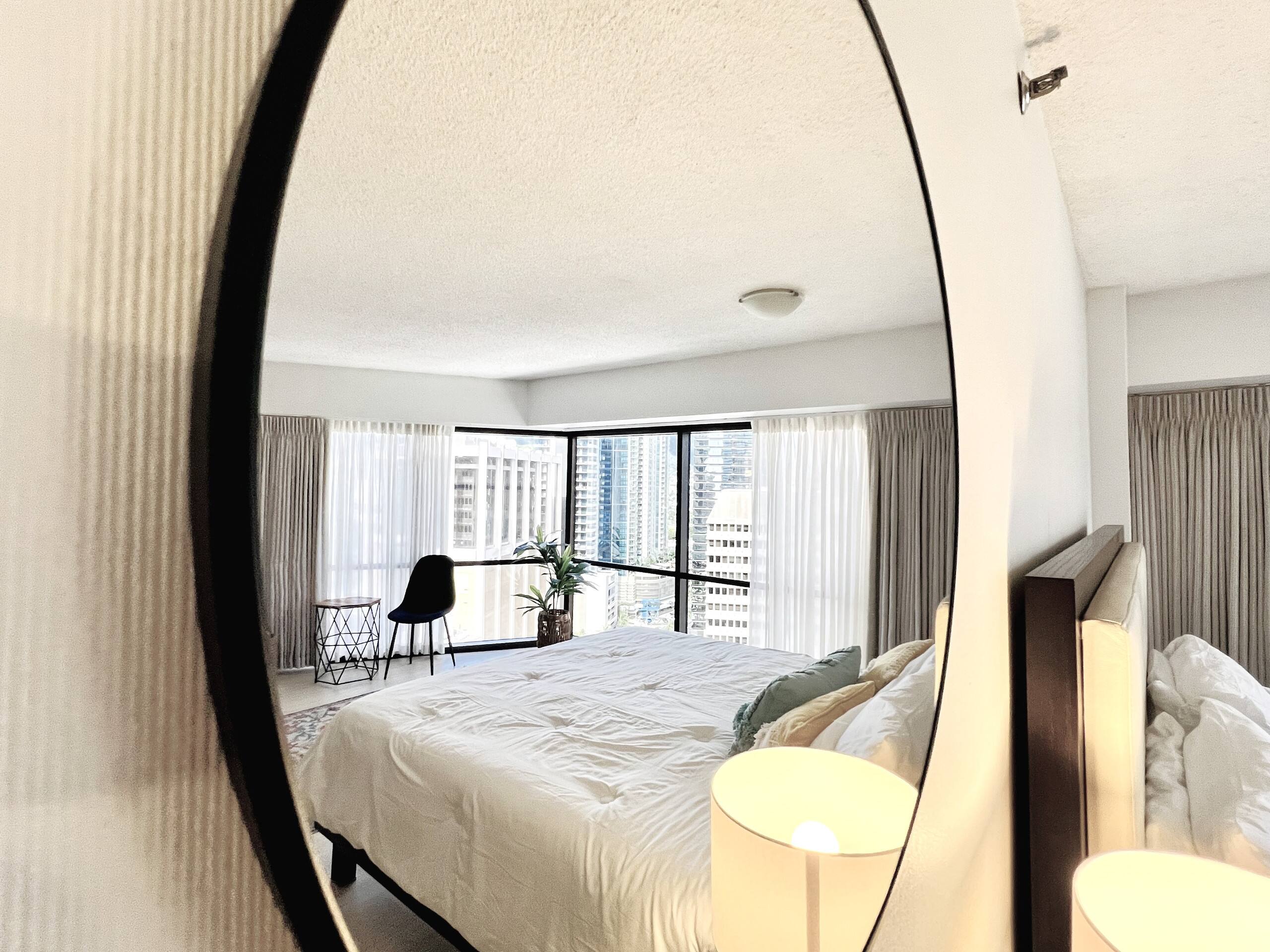 Urban Oasis: Chic & Cozy Stay at Town - Image 16