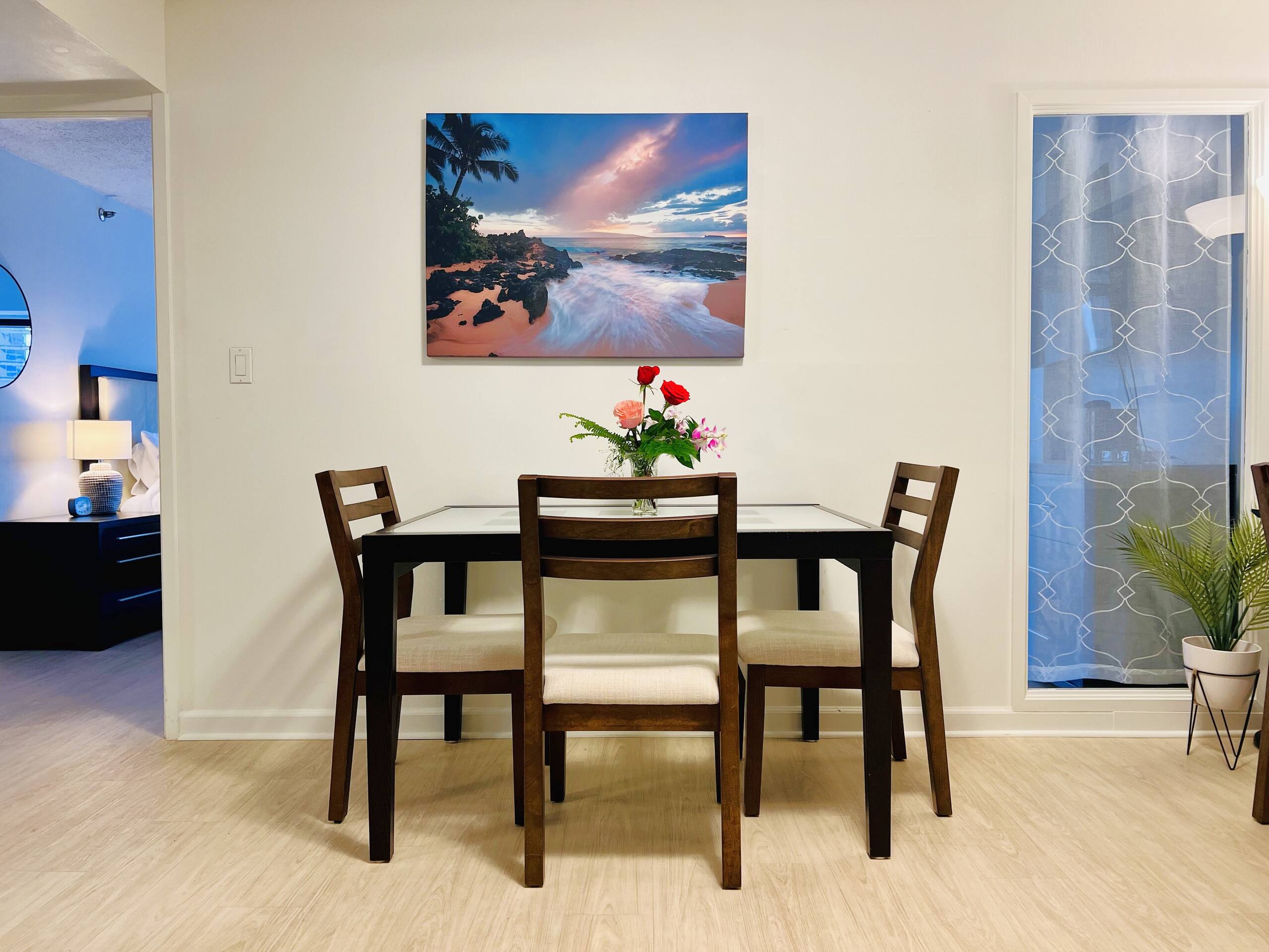 Urban Oasis: Chic & Cozy Stay at Town - Image 7