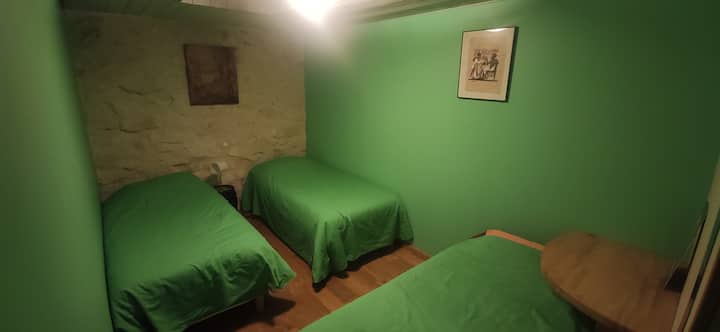 3 jednolôžka, Velux v strope