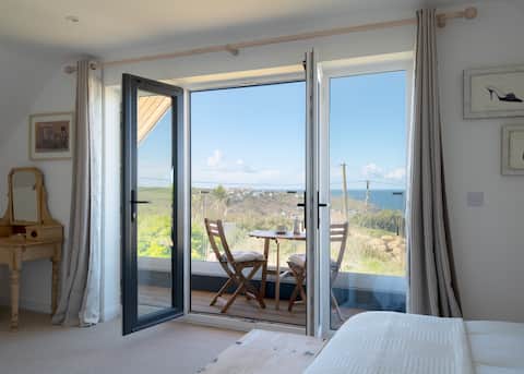 Coastal 4 Bedroom Modern Home Above Sennen Cove