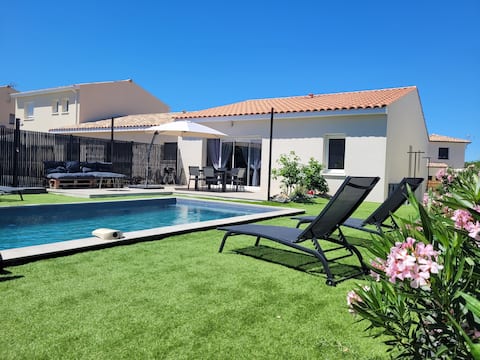 New villa with pool 15 minutes from the beaches
