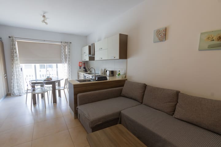 Obývačka a kuchyňa