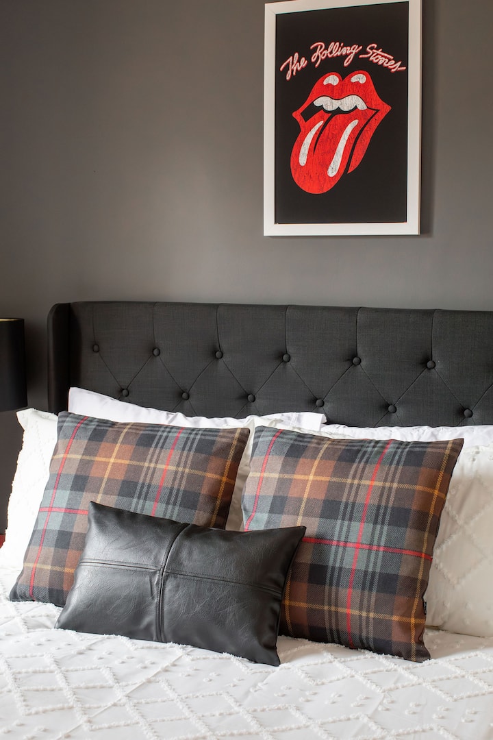 การตกแต่งที่มีชีวิตชีวาพร้อมหมอนนุ่มชวนให้หลับฝันอย่างมีสไตล์!