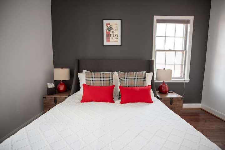 การตกแต่งที่มีสไตล์ผสานกับความสะดวกสบาย เหมาะสำหรับการนั่งพักผ่อนหลังจากผจญภัยมาทั้งวัน!