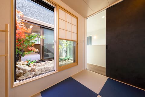 栄・月照 A rare  house with 3 bathrooms and 3 toilets