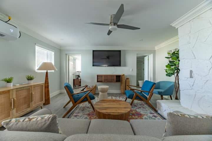 Greystone Unit 3 |Modern & Coastal Home - Nasáu