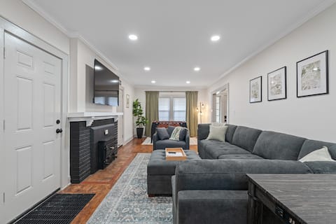 Exclusive 5BR 2.5BA Gem Near Campus + Game Room