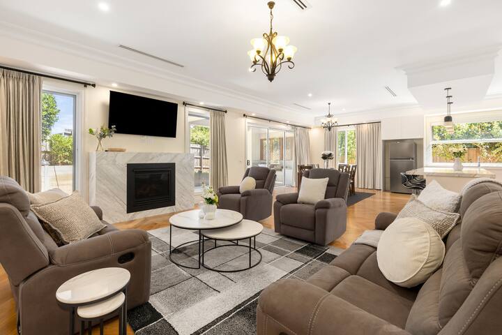 Luxurious French Provincial Home in Mt Waverley gallery image 5