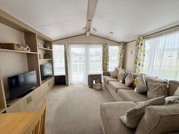Lemon Tree Lodge - Wiltshire