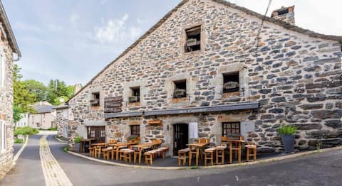 Les Calades – Group gite for 15 people.