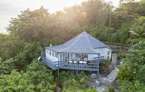 2BR Lembongan Villa | Private Cave & Ocean Views