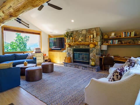 Popular Airbnb listing: Crested Butte Villa in Mount Crested Butte