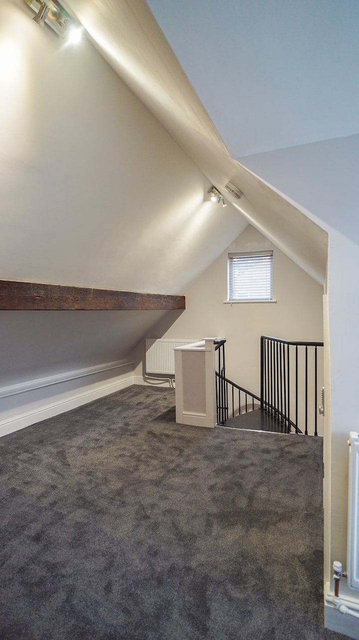 2 Bed Detached House. Gated Parking. Edgbaston. - Sandwell