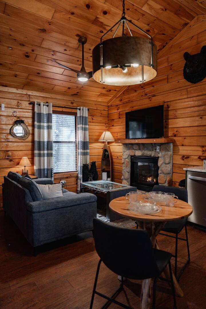 Romantic Bear Cabin w/ Hot Tub for Couples!