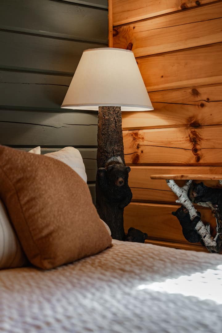 Romantic Bear Cabin w/ Hot Tub for Couples!