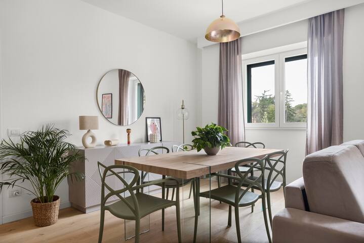 The Poolside House: new 2 bedroom apt with terrace