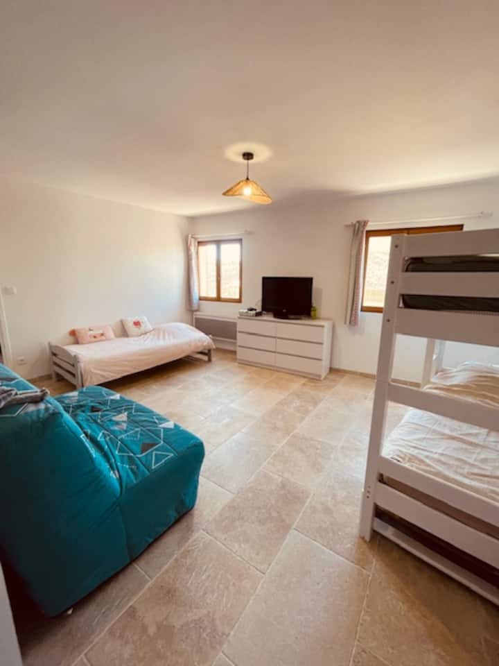 غرفة النوم 2