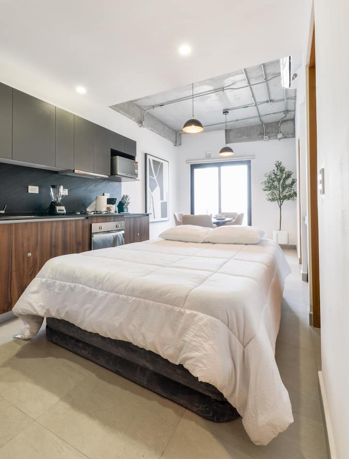 ห้องนอน 
- เตียงคู่
- ควีนเรือโคลชอน
- เย็น/ร้อน
- ทีวีมาร์
- ตู้ใส่เสื้อผ้าและของ
- ชาวเปอร์เซียนแบบหมดสติ
- เบอร์โรและเตารีด
- ห้ามสูบบุหรี่