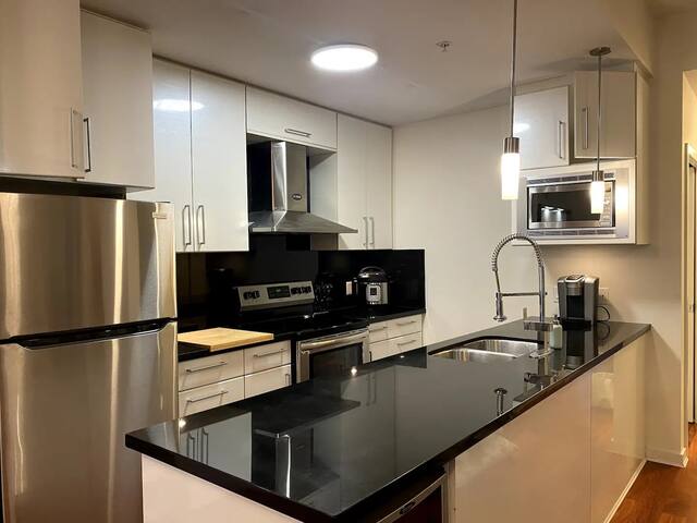 Lovely 3 bdrms with AC and free EV parking gallery image 5