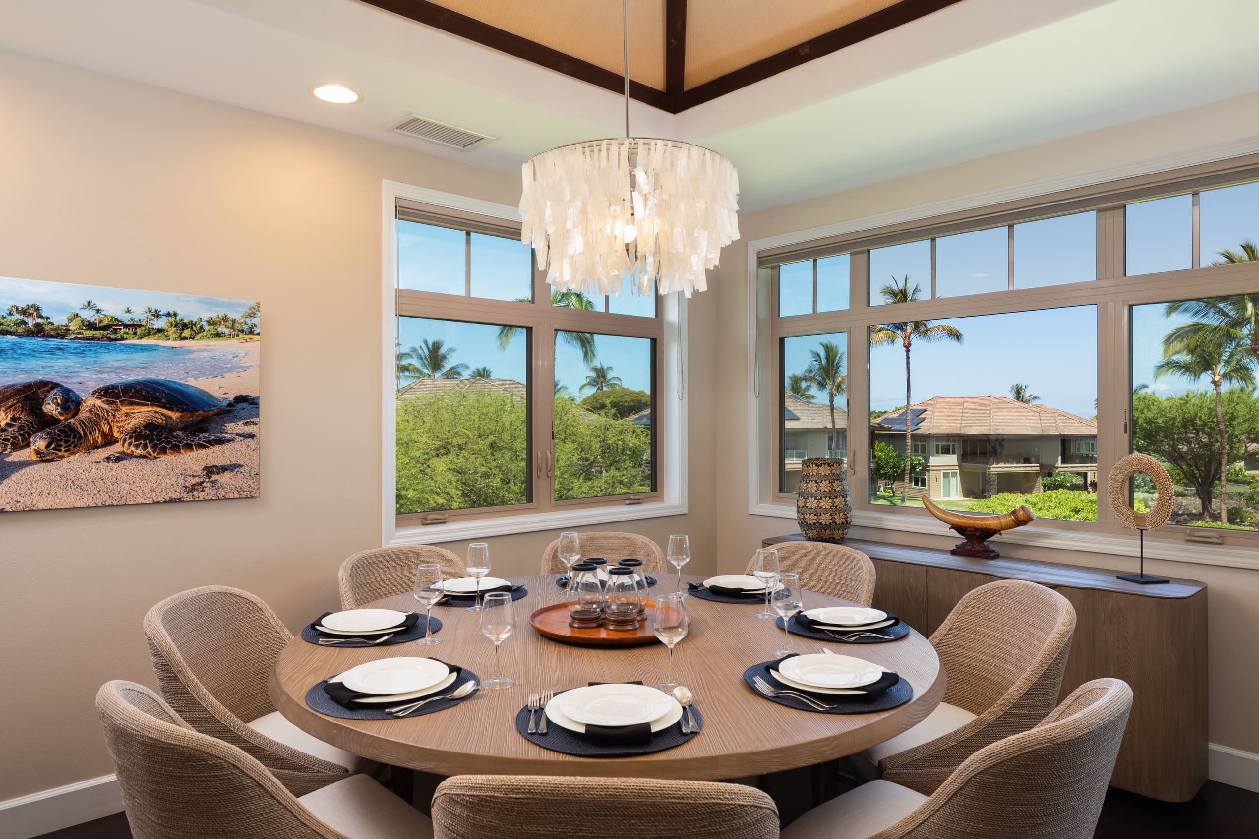 Home in Waimea · ★4.93 · 4 bedrooms · 7 beds · 3.5 private baths - Image 14