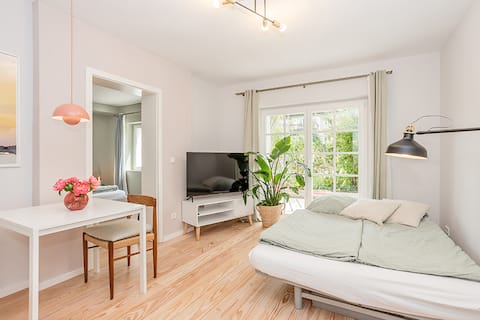 Successful Airbnb property: Urban oasis: Central, quiet, new in Wilmersdorf