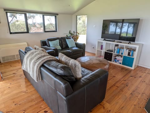 Top performing Airbnb: Still Windy Couple's Retreat in Kangaroo Island Council