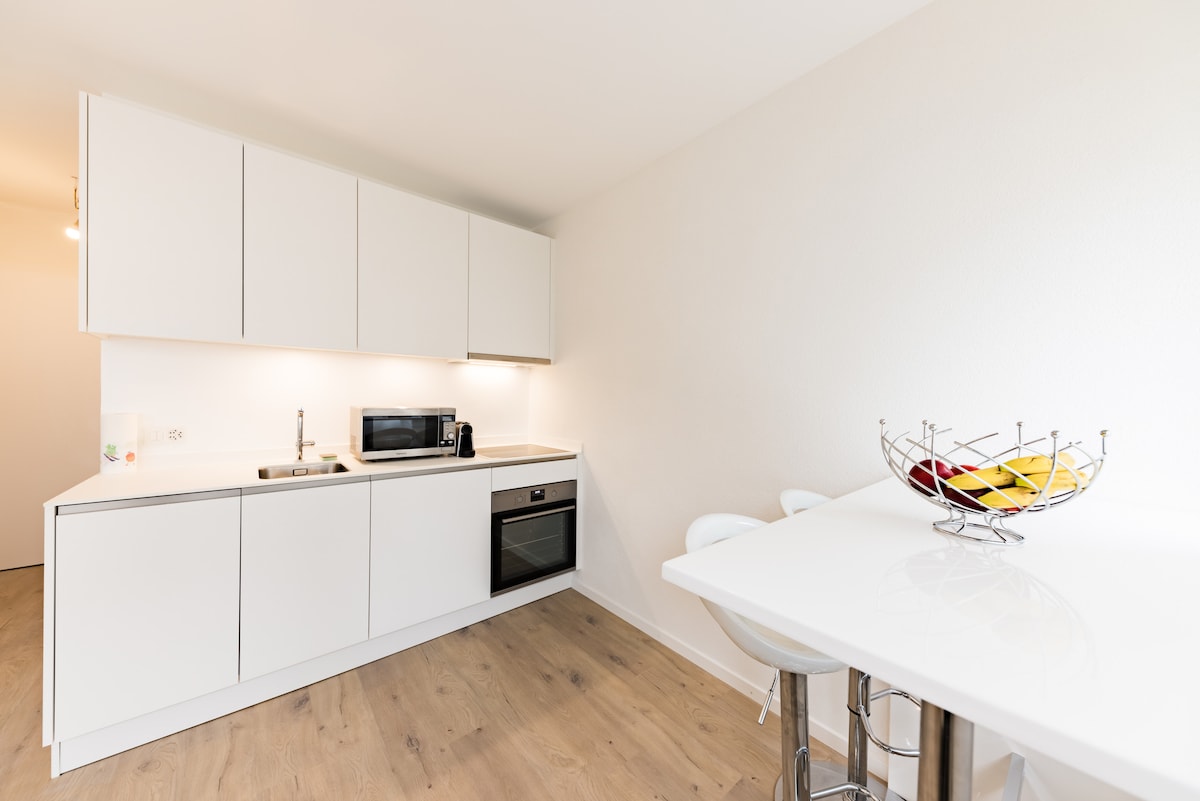 Top performing Airbnb: The Mini Minimalist Free Parking in Montblesson