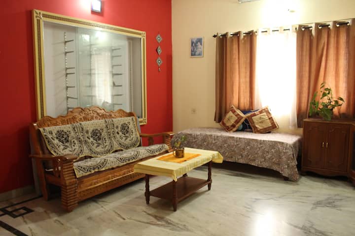 Chirpingbirds Homestay Ac Bdrms @1st Floor Gokulum - Mysore