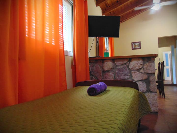 Cabaña Te Recibe Con Picada Serrana De Bienvenida. - Villa Carlos Paz