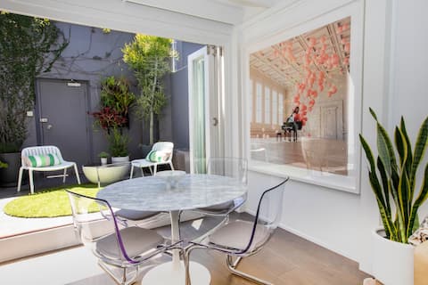 Warehouse-Style Retreat with Parking Near CBD