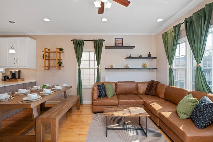 Holiday Retreat w/ Open Kitchen and Game Room! gallery image 5