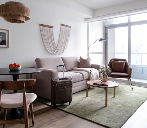 Top performing Airbnb: Boutique 1BR Downtown | Pool•Hot Tub•Sauna•Parking in Downtown