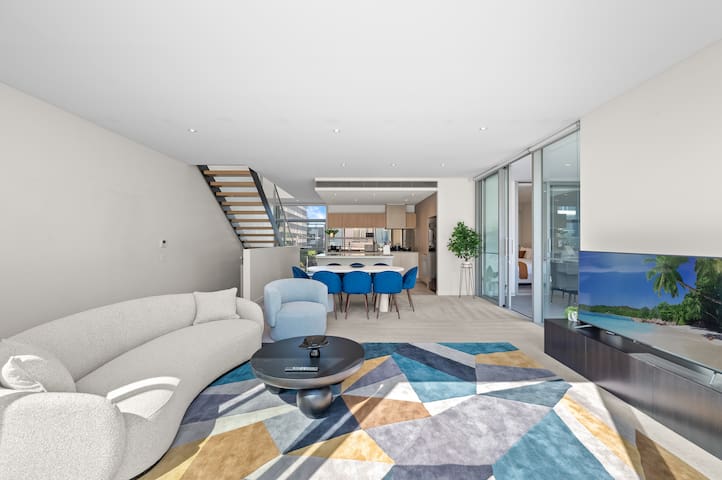 4BR Millionaires Townhouse | Extended Stays Ideal