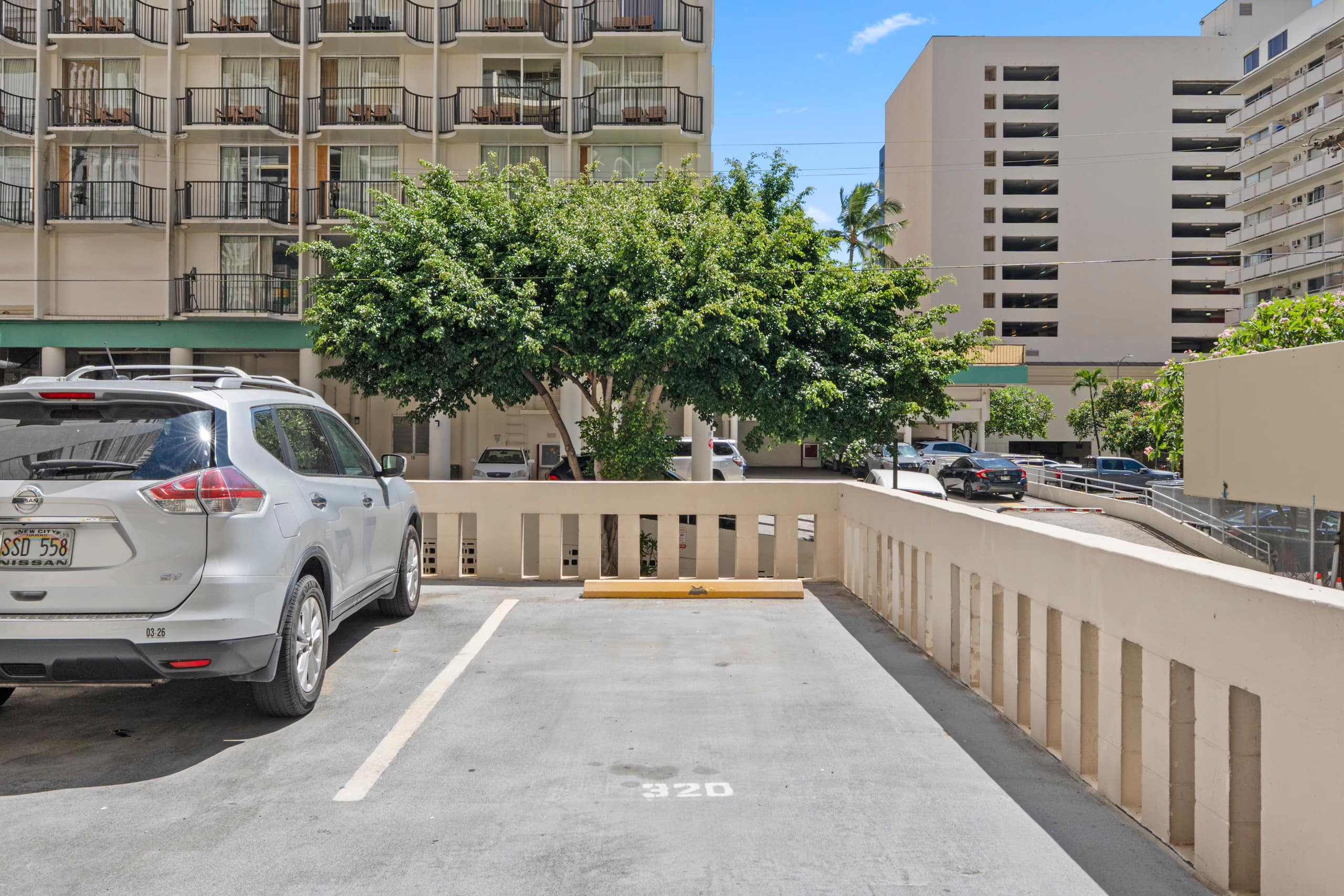 Condo in Honolulu · ★5.0 · 2 bedrooms · 5 beds · 2 baths - Image 35