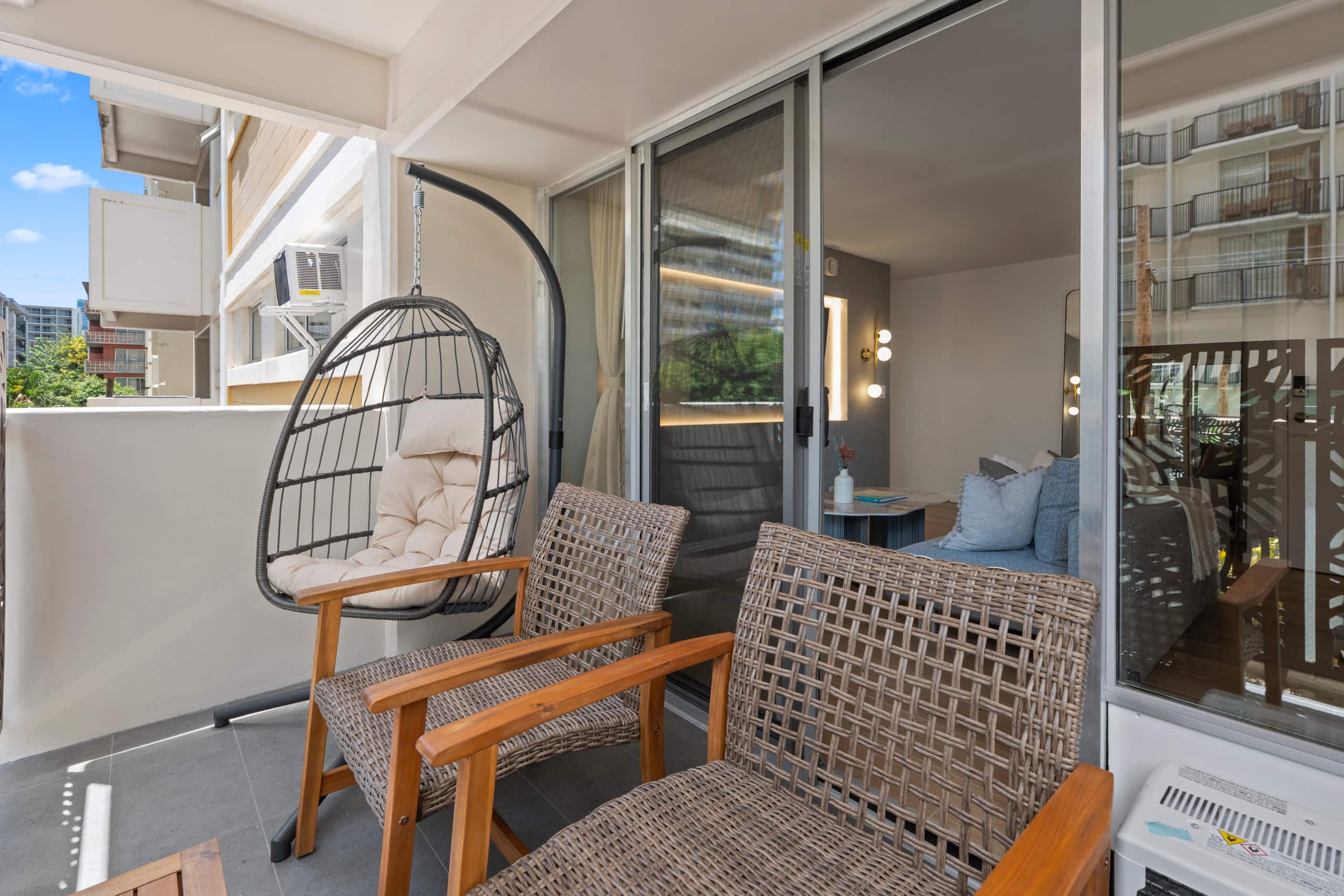Condo in Honolulu · ★5.0 · 2 bedrooms · 5 beds · 2 baths - Image 31