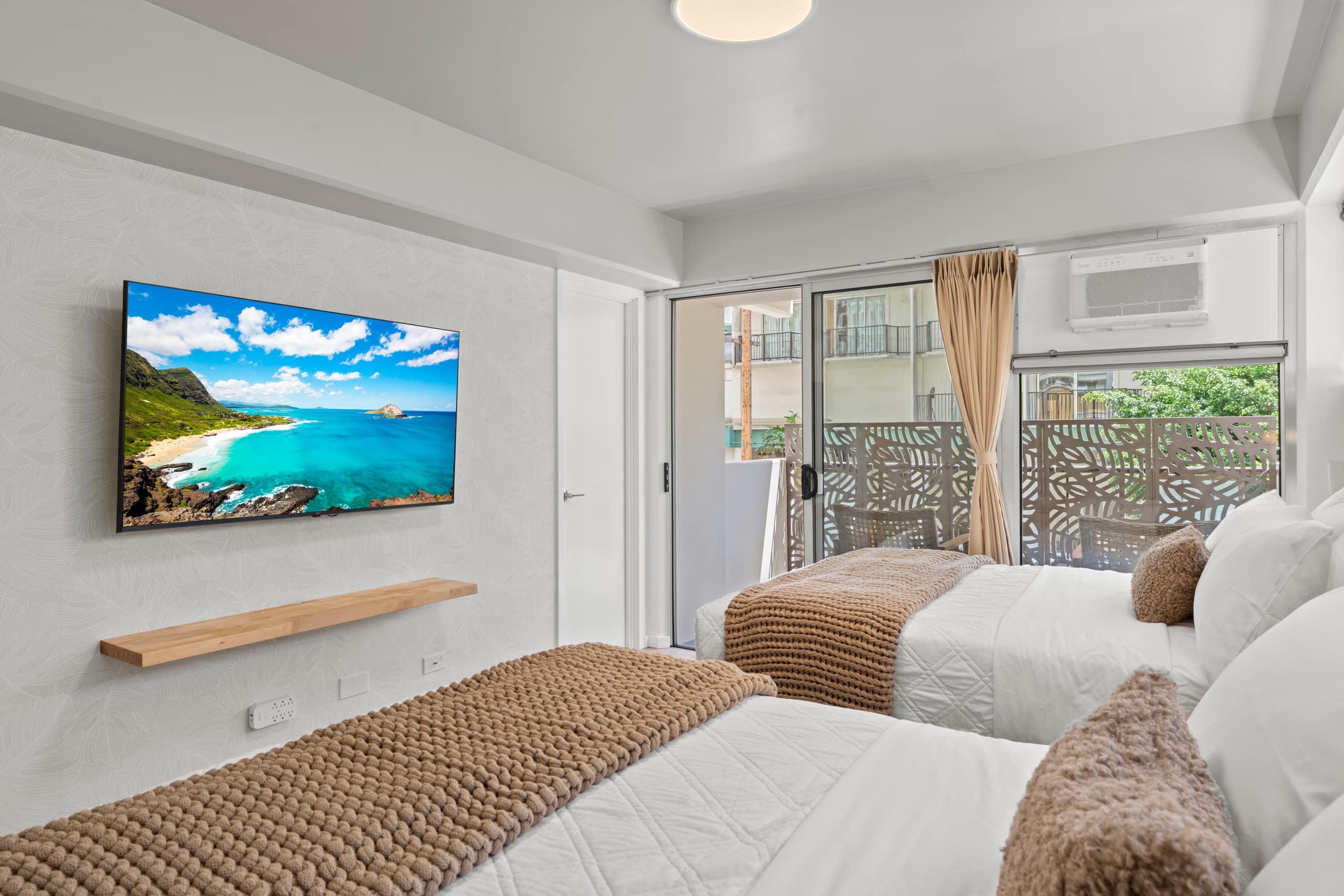 Condo in Honolulu · ★5.0 · 2 bedrooms · 5 beds · 2 baths - Image 24