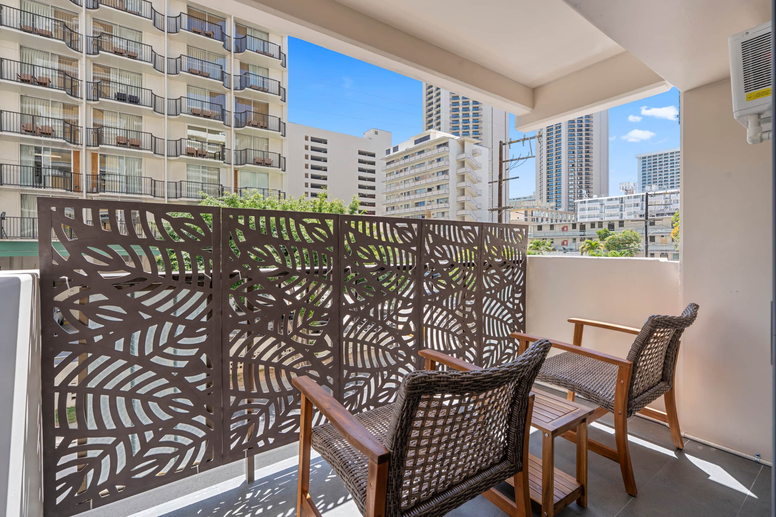 Condo in Honolulu · ★5.0 · 2 bedrooms · 5 beds · 2 baths - Image 33