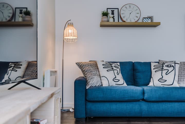 Flatzy - City Centre | 2 Bathrooms | Free Parking - Liverpool